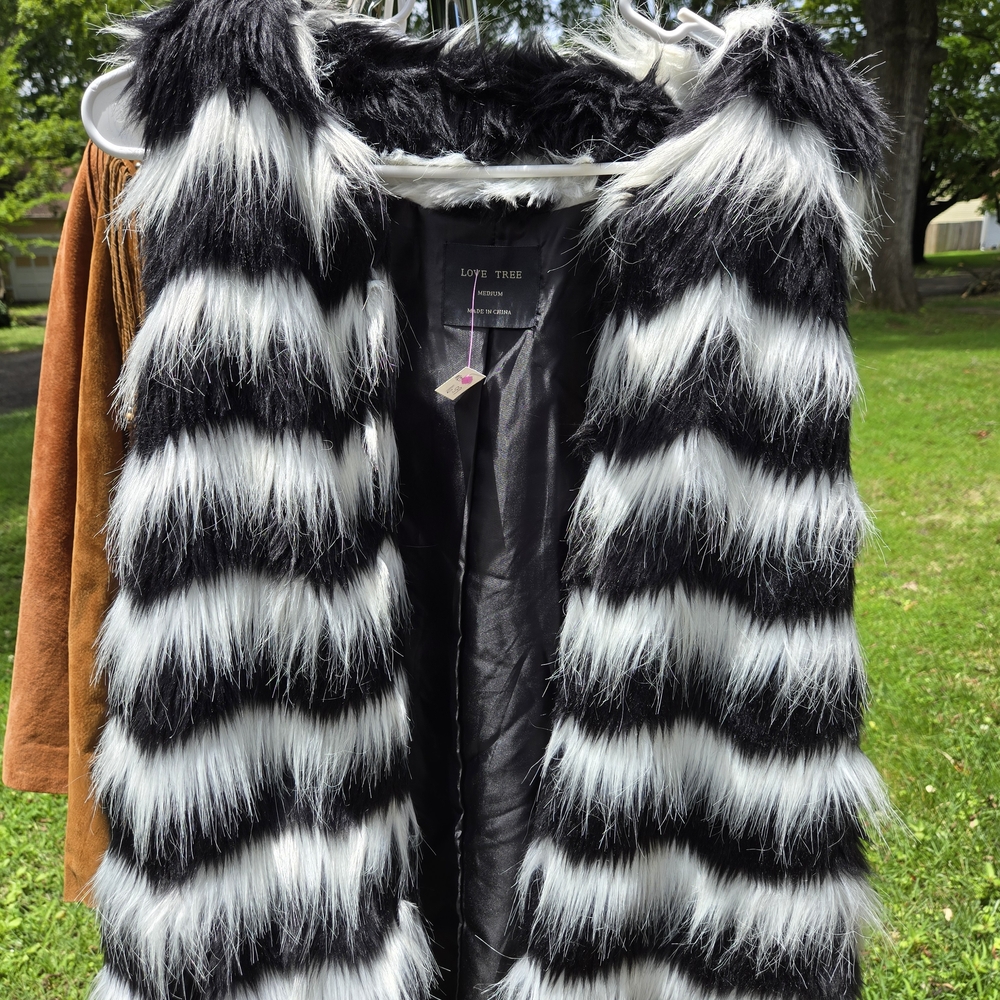 Love Tree Black and White Faux Fur Vest